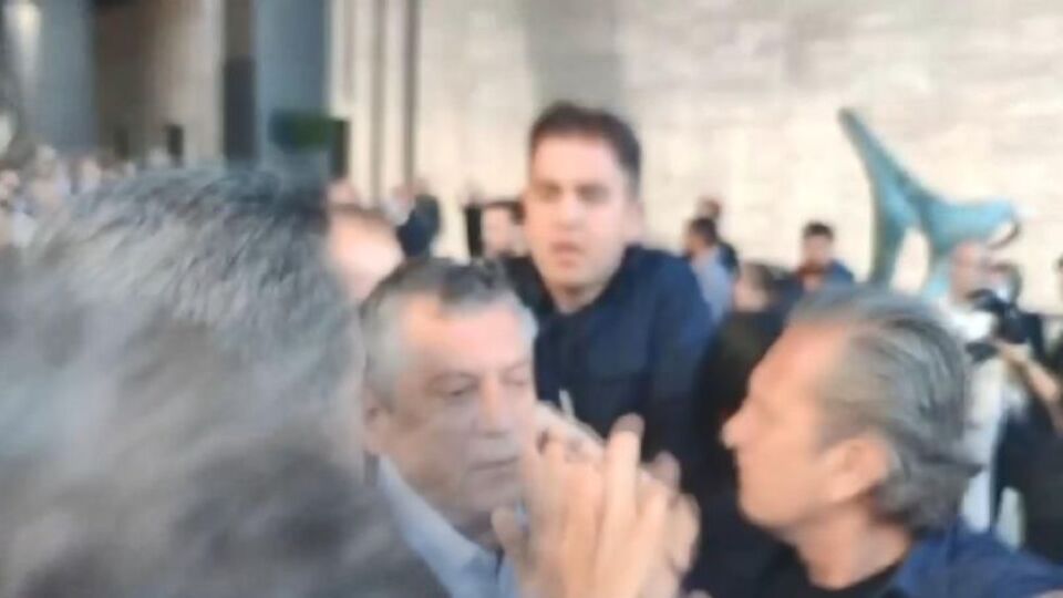 5 maddede Özel'e yapılan saldırı