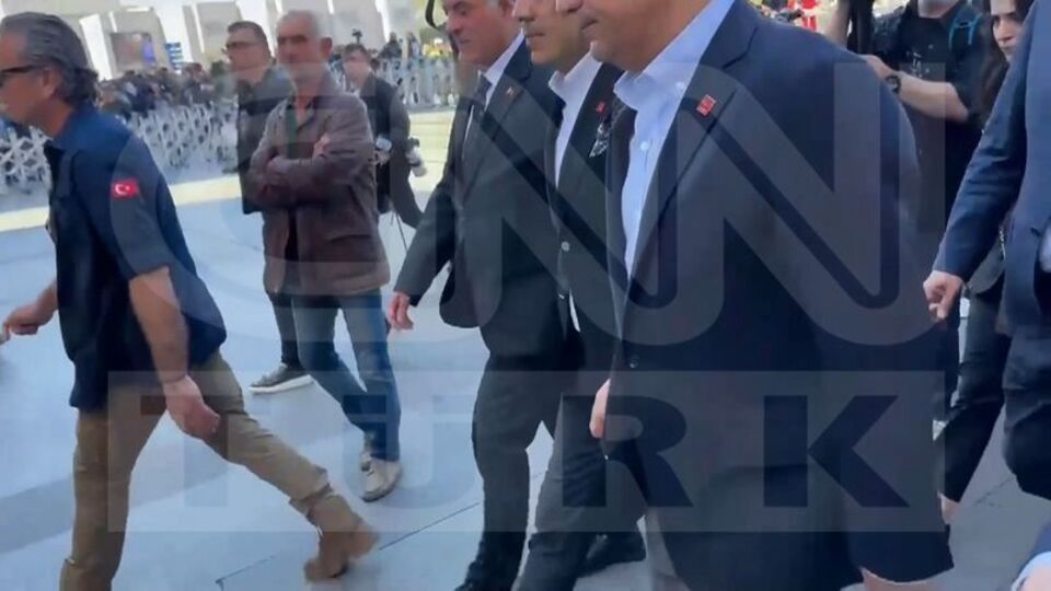 Adım adım izlemiş