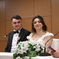 Çiftler simgesel tarih için akın etti