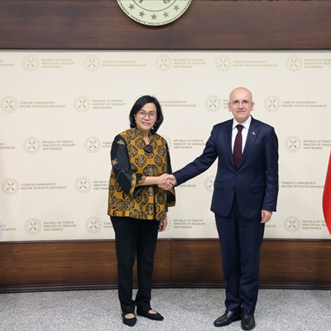 Bakan Şimşek, Endonezya Maliye Bakanı ile görüştü