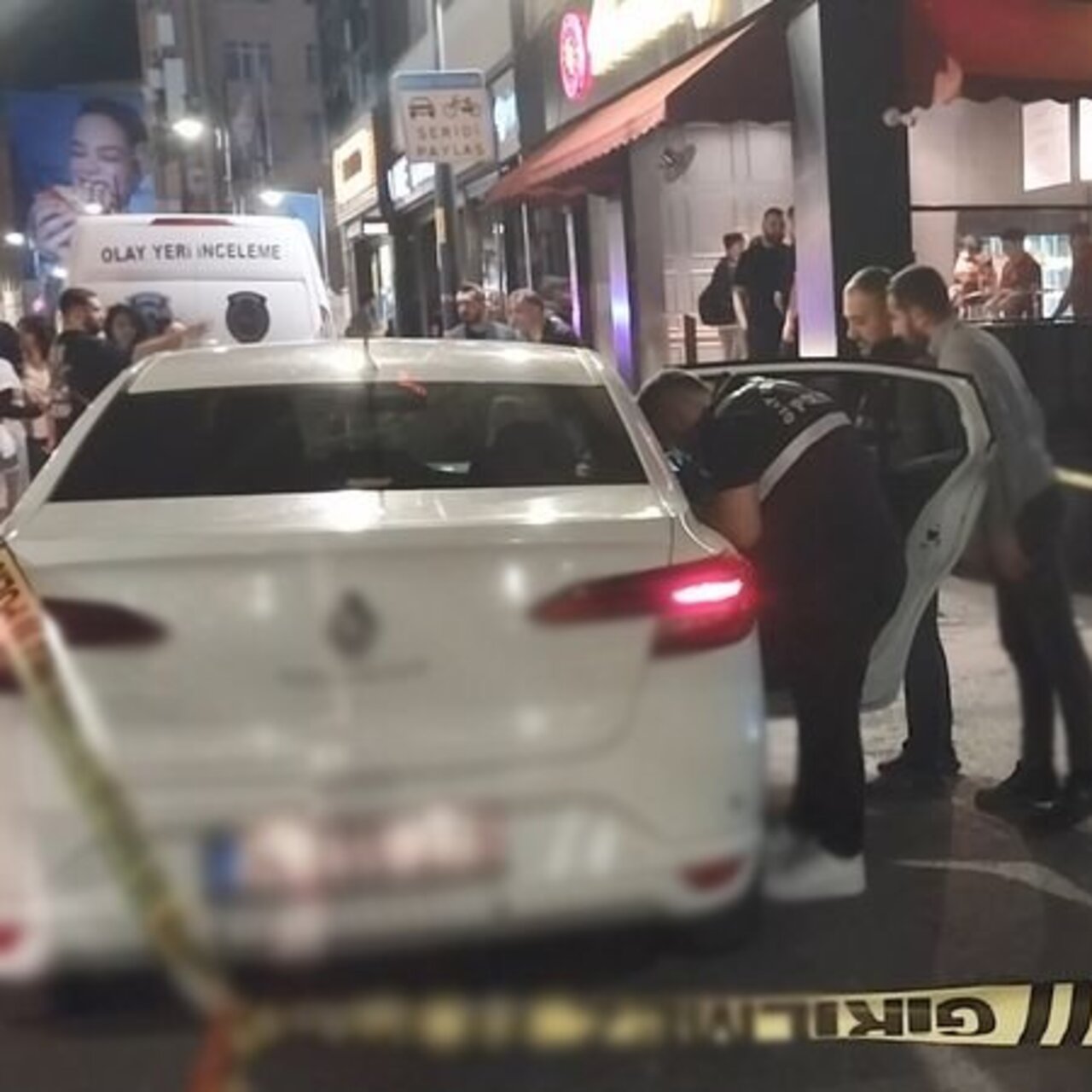 Beşiktaş’ta otomobile silahlı saldırı