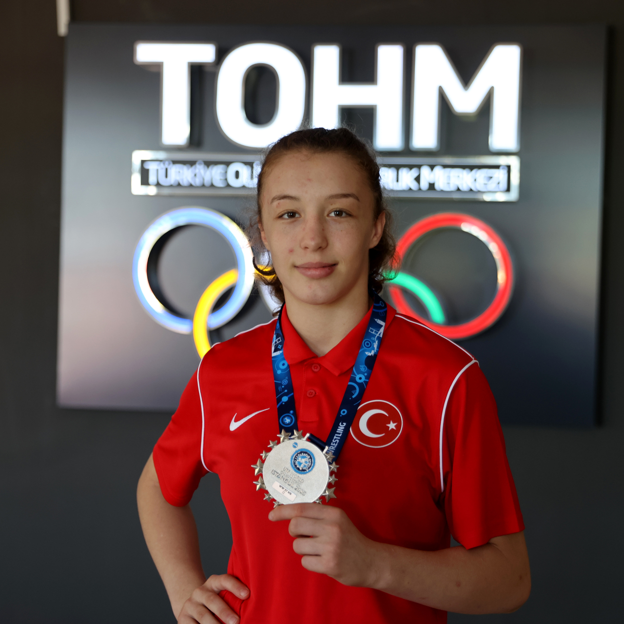 Milli güreşçi Eylem Engin'den altın madalya!