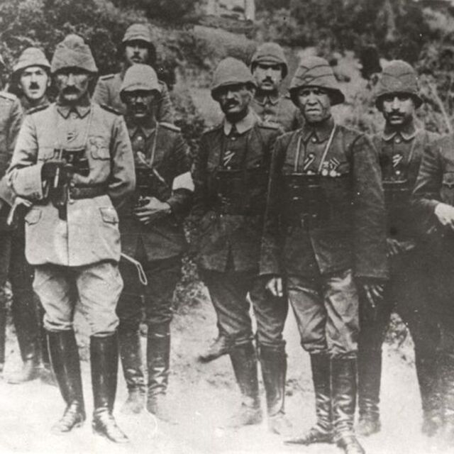 Atatürk'e sunuldu: Siperler içerisinde ölmediğime teessüf ediyorum