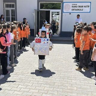 Kargı'da geri dönüşüm defilesi