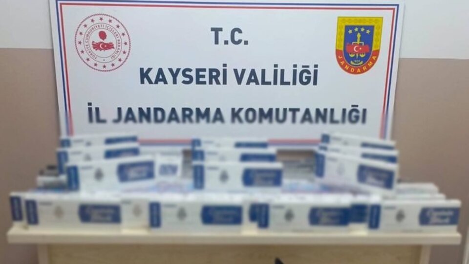 TIR'dan 140 karton kaçak sigara çıktı