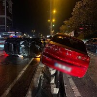 Esenyurt’ta 3 otomobil çarpıştı: 2 yaralı | Son dakika haberleri