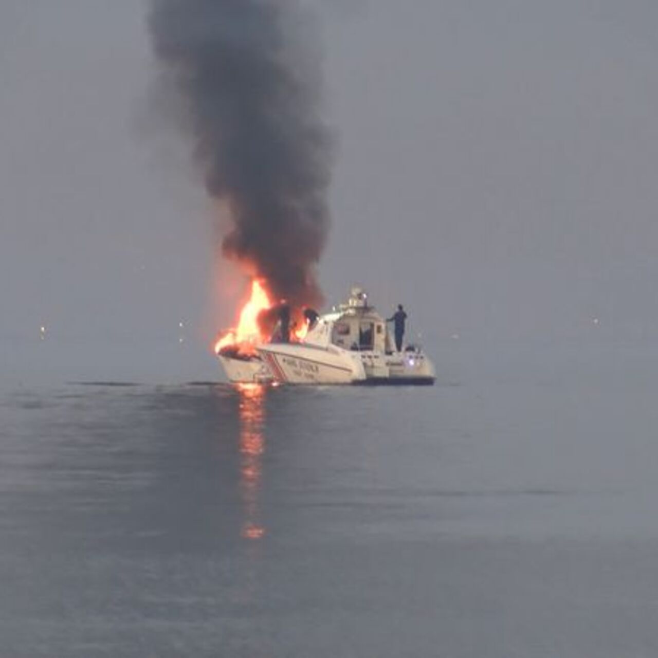 Tuzla Marina'da 4 tekne yandı!