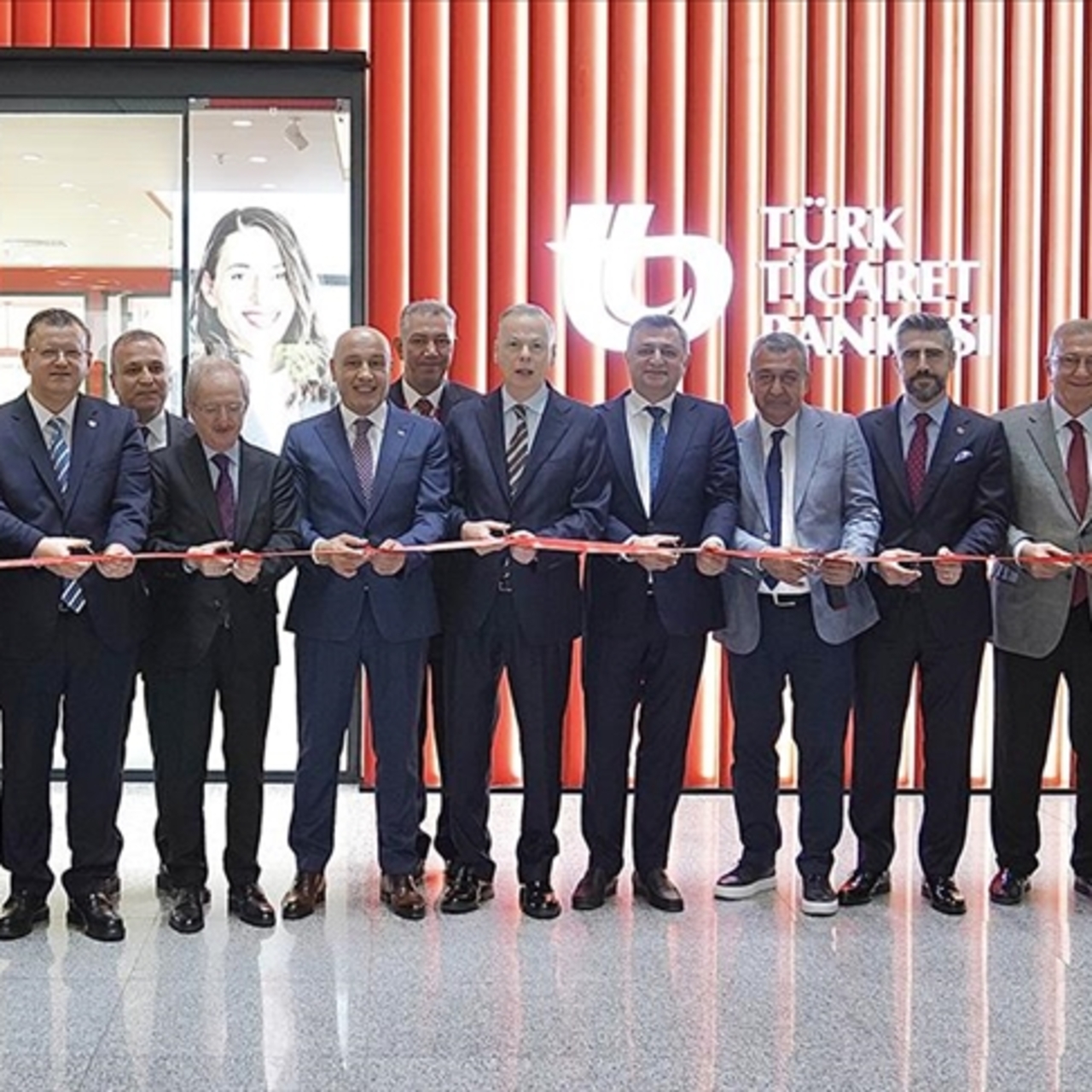 Türk Ticaret Bankası yeniden faaliyete geçti