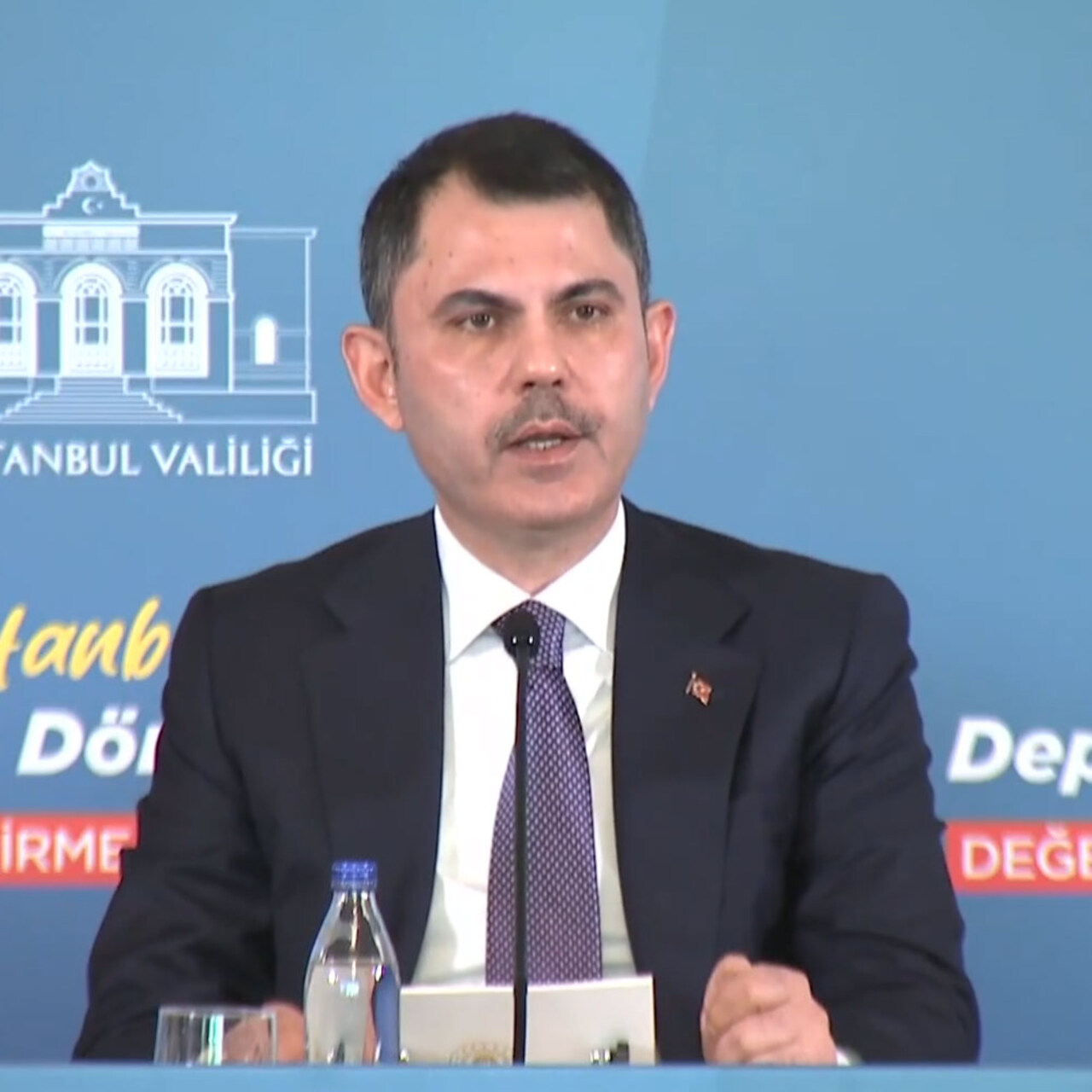 "Acil dönüşmesi gereken 600 bin konut var"