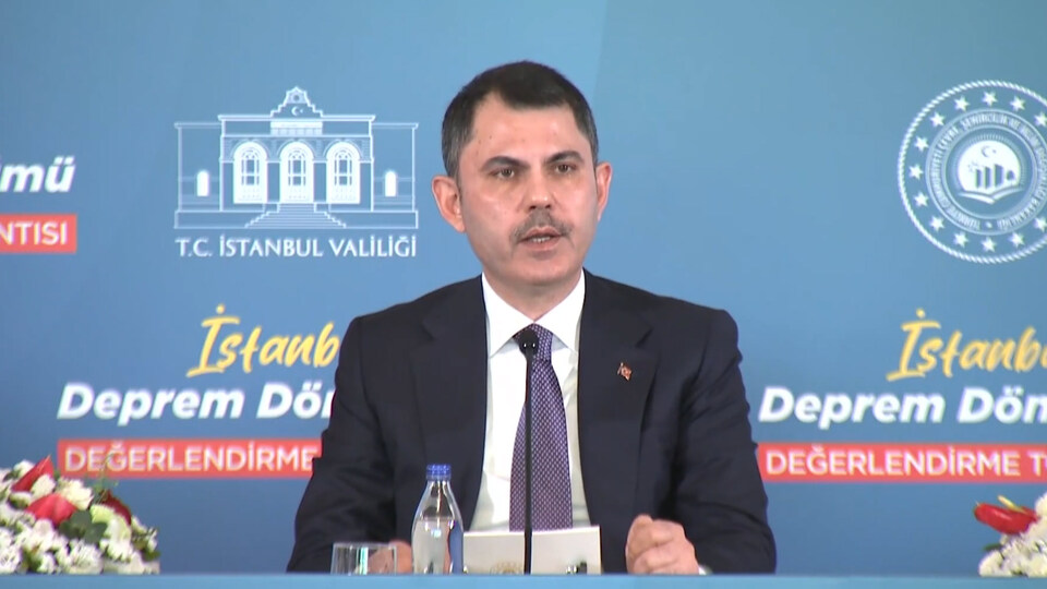 "Acil dönüşmesi gereken 600 bin konut var"