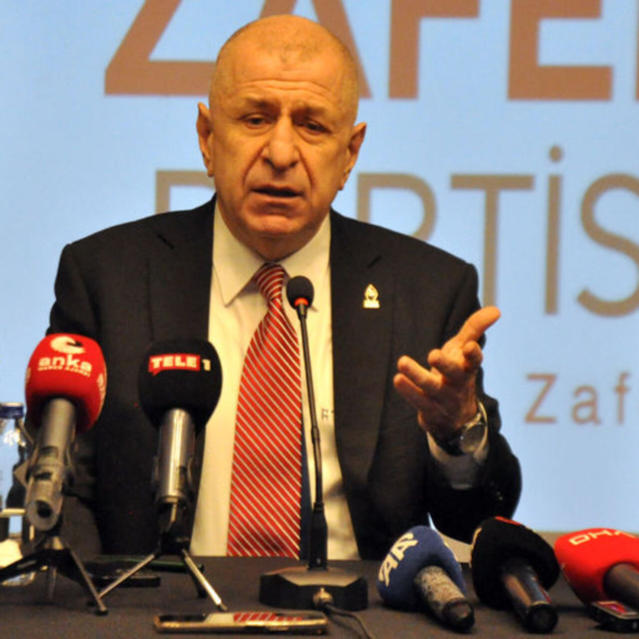 Ümit Özdağ hastaneye kaldırıldı
