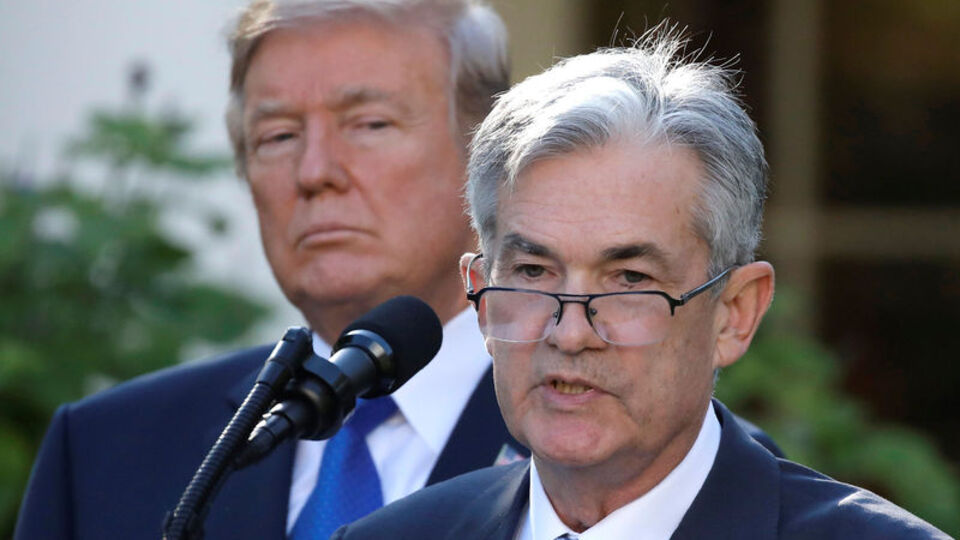 Trump'tan Powell'a sert sözler: Hiçbir fikri olmayan bir aptal