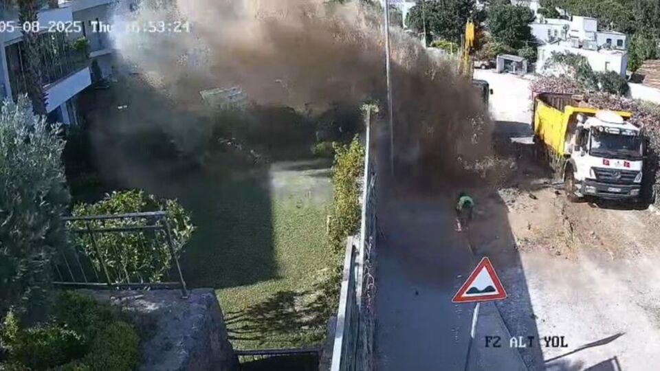 İçme suyu isale hattı patladı