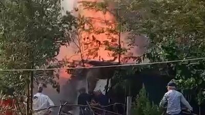 Binaların arasındaki odunluk yandı