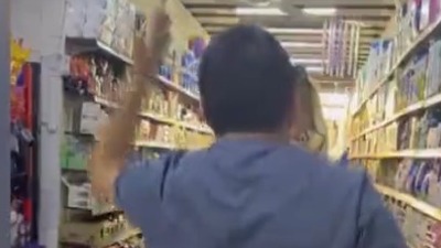 Marketçi, kadın müşteriye saldırdı!