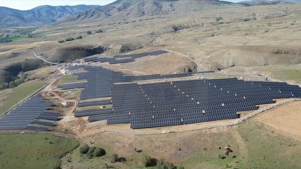 Conrad'ın tüm enerjisi güneşten gelecek