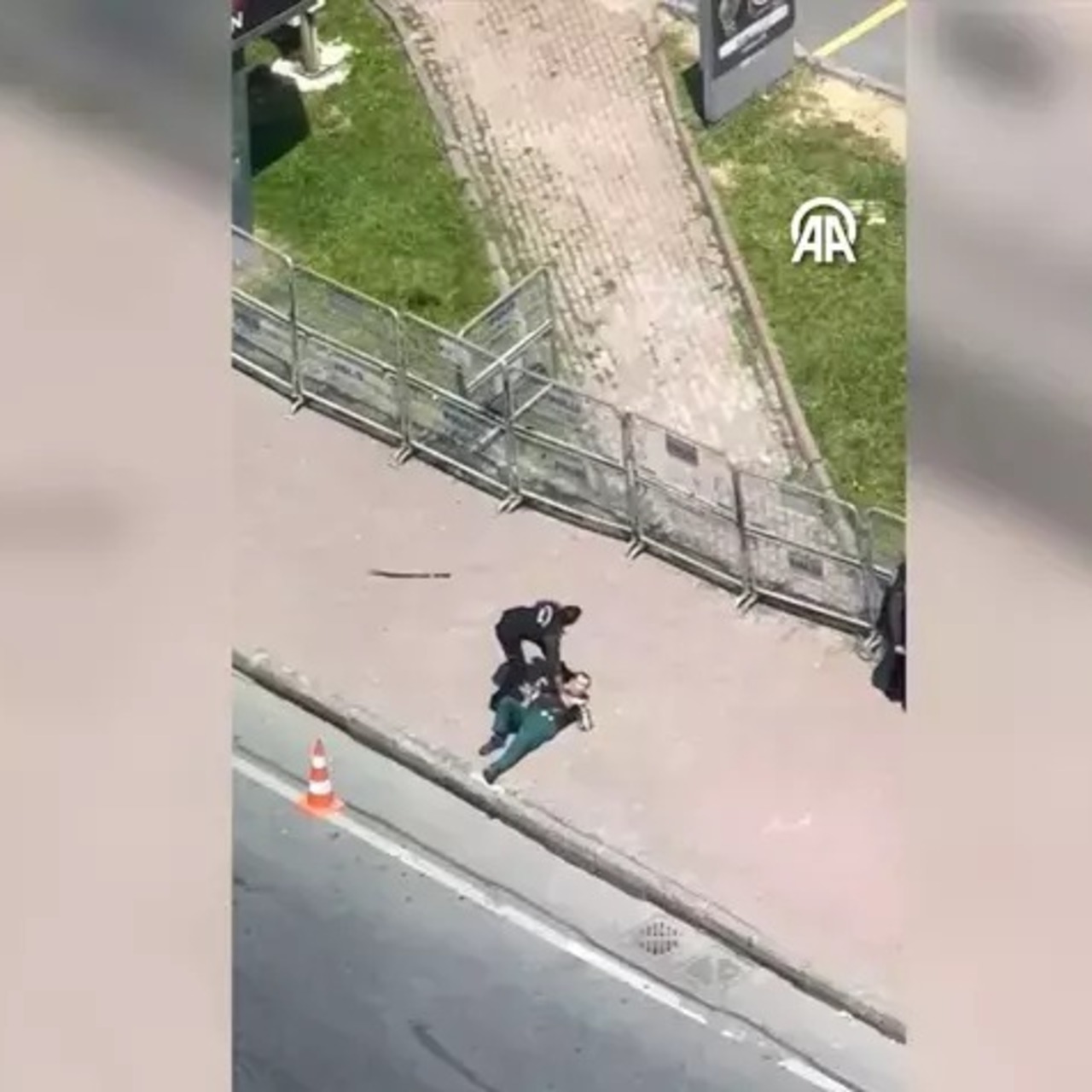 İsrail'in İstanbul Başkonsolosluğu önünde silah sesleri

