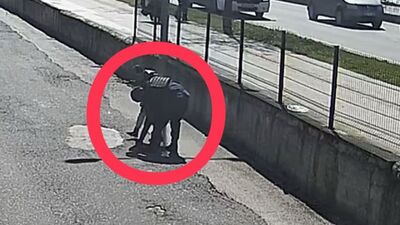 Jandarma, küçük çocuğu kurtardı