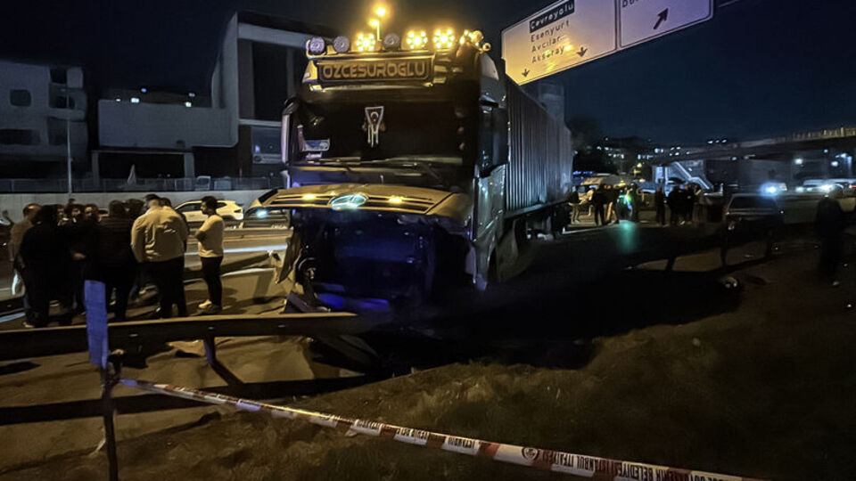Beylikdüzü'nde TIR faciası! Ölü ve yaralılar var