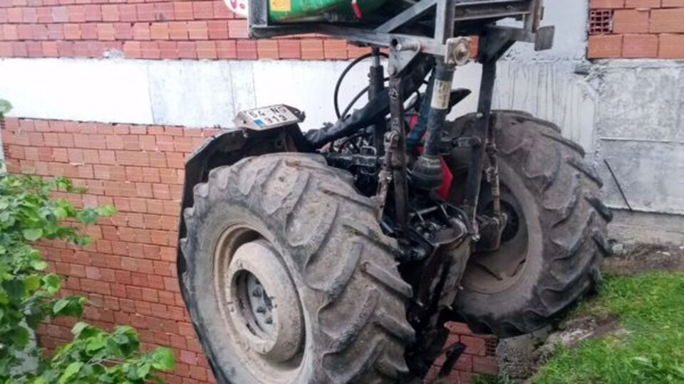 14 yaşındaki Aysima, traktörün altında kaldı