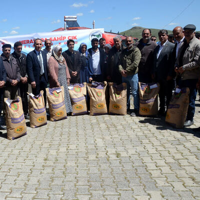 Kars'ta mera ıslahı için "korunga" dağıtıldı
