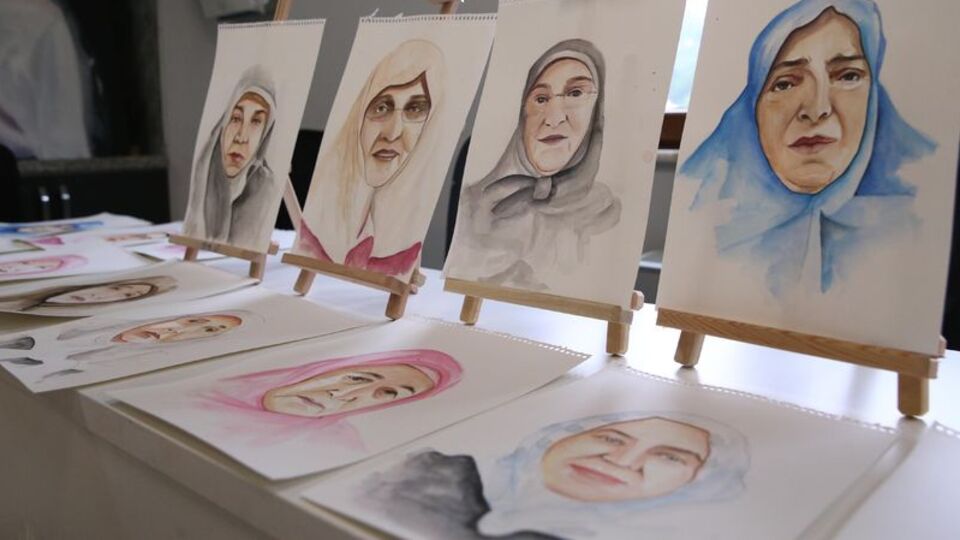 Rize'de şehit annelerine hediye