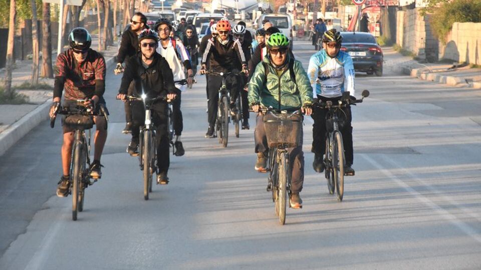 Van'da öğretmenler 3 yıldır sağlık için pedal çeviriyor