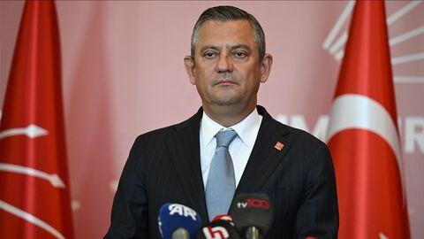 CHP Genel Başkanı Özgür Özel, 32 anneyi telefonla arayarak, 'Anneler Günü'nü
