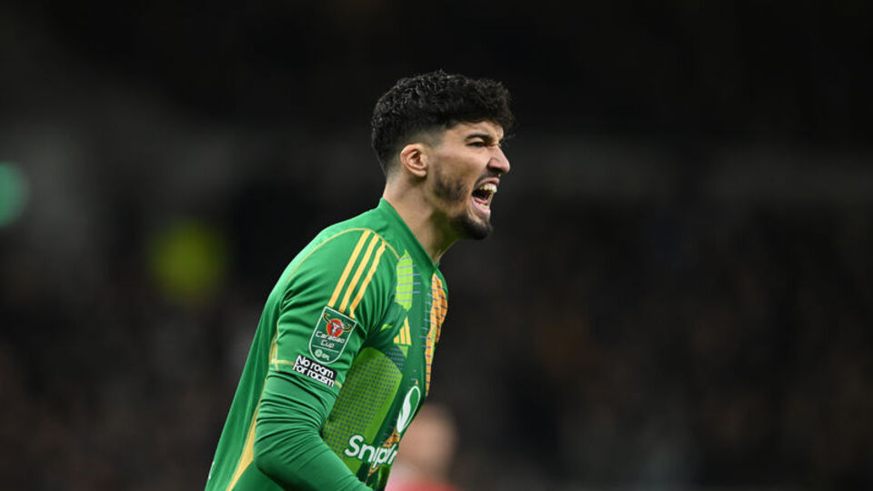 Altay Bayındır oynadı, ManU mağlup oldu!