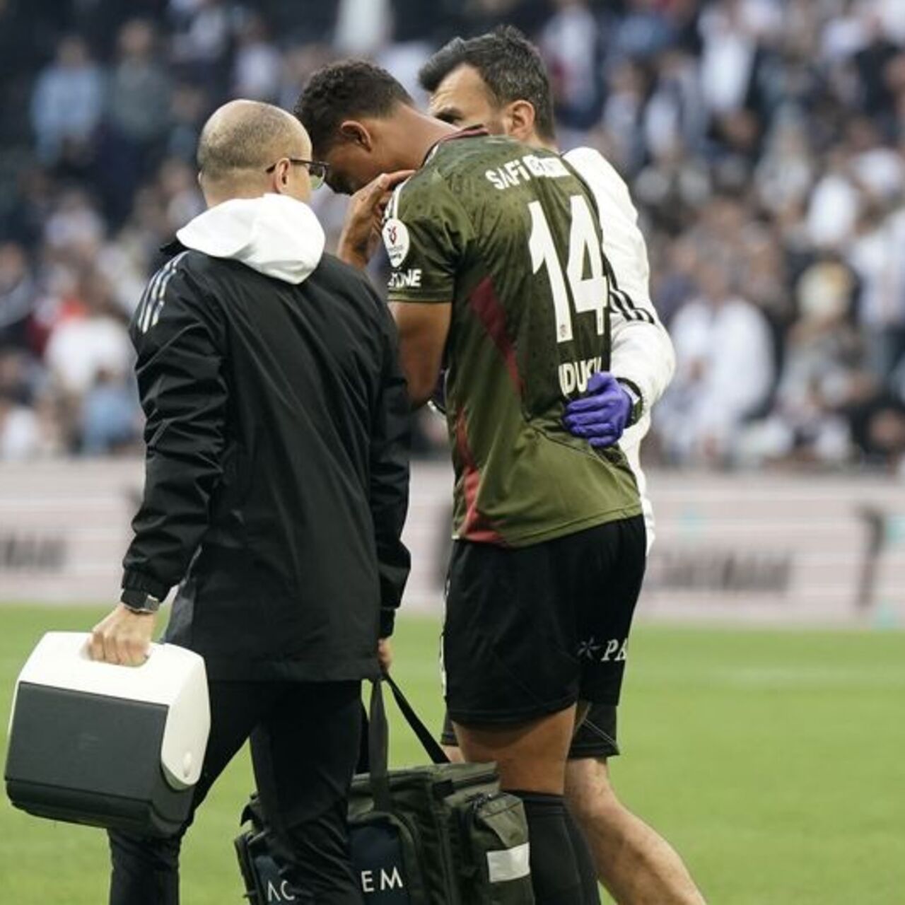 Beşiktaş'tan Uduokhai için sakatlık açıklaması!