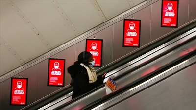 İngiltere'de Covid-19'dan yaklaşık 180 bin ölümün önlenmiş olabileceği belirtildi