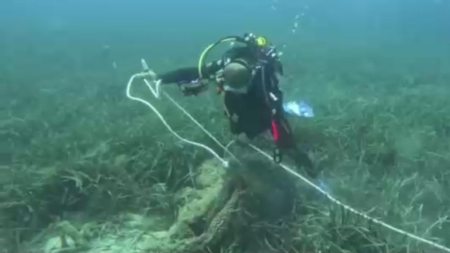 Karaburun'dan 1.5 ton hayalet ağ çıkarıldı