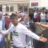 Kadınıyla erkeğiyle surlar şehrinde 'Fesih halayı'