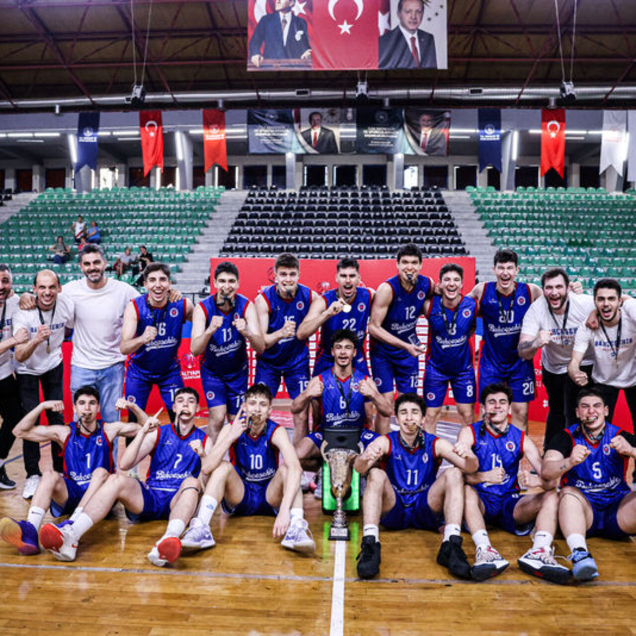 Bahçeşehir Koleji, U16’da şampiyon