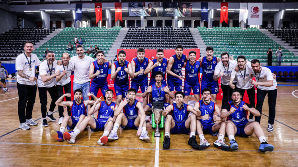 Bahçeşehir Koleji, U16'da şampiyon