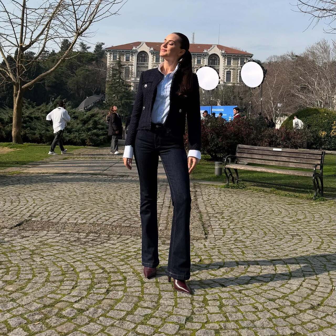 Yıllar sonra mezun olduğu üniversiteye gitti