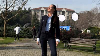 Yıllar sonra mezun olduğu üniversiteye gitti