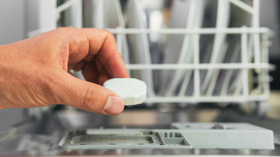 Bulaşık makinesi temizleyicisi nasıl kullanılır?