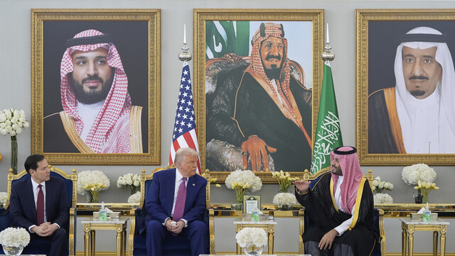 Trump kendisine ikram edilen kahveyi içmedi