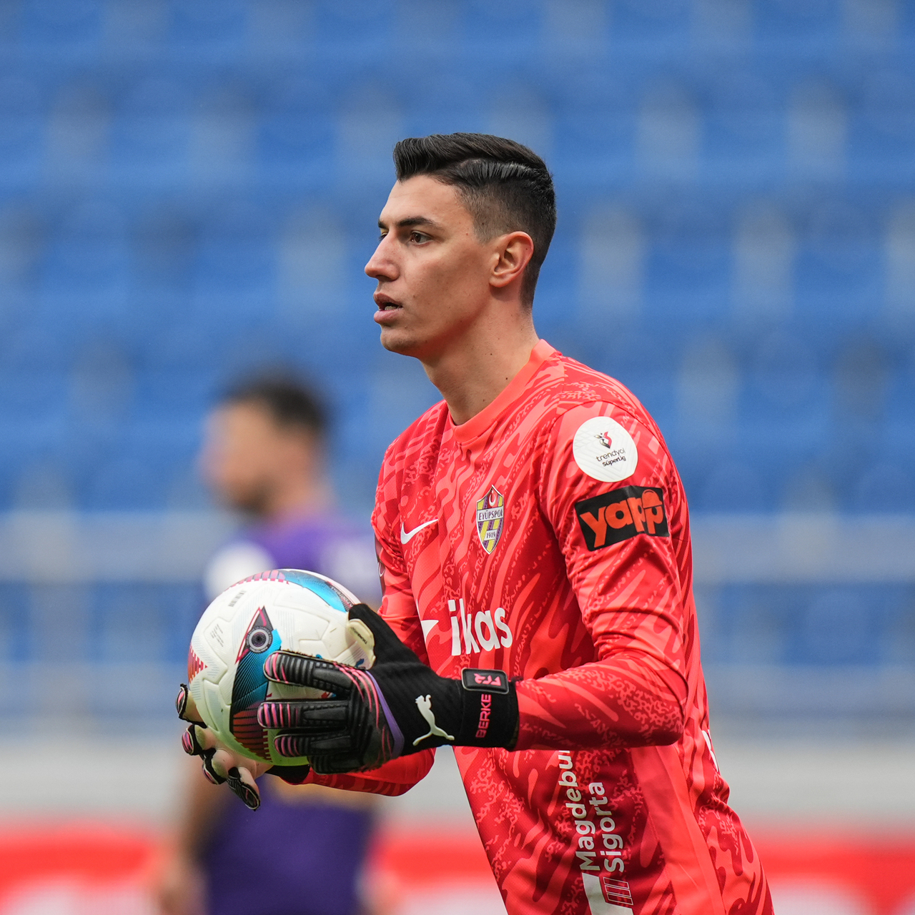 Eyüpspor, Berke Özer'in sözleşmesini uzattı!