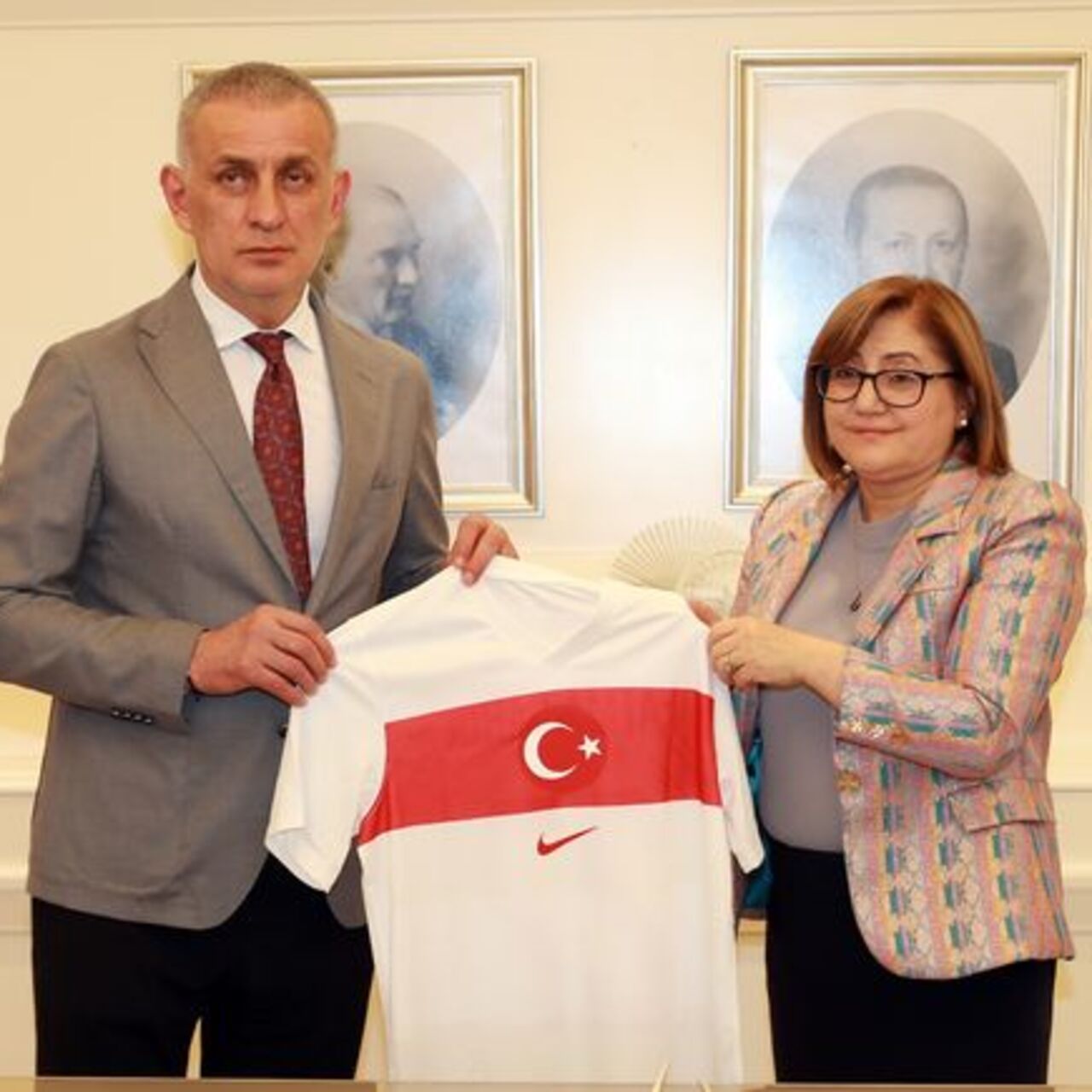 Hacıosmanoğlu, Gaziantep'te ziyaretlerde bulundu!