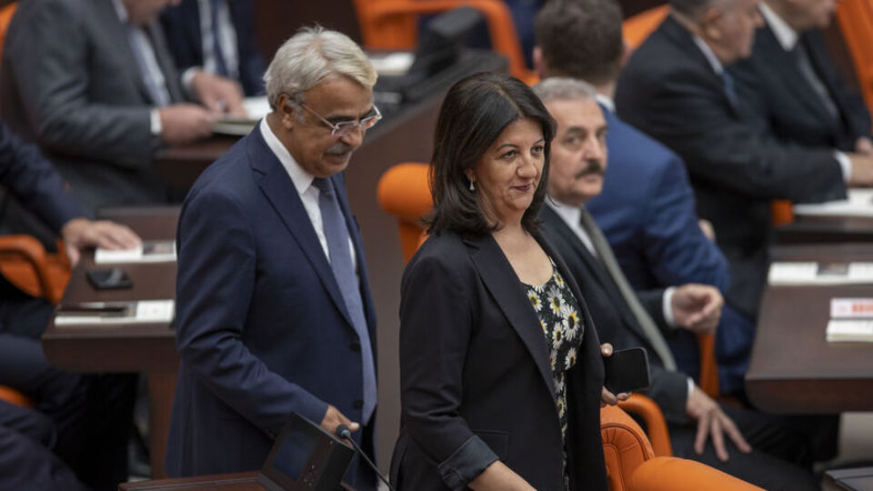 DEM Parti sahaya iniyor