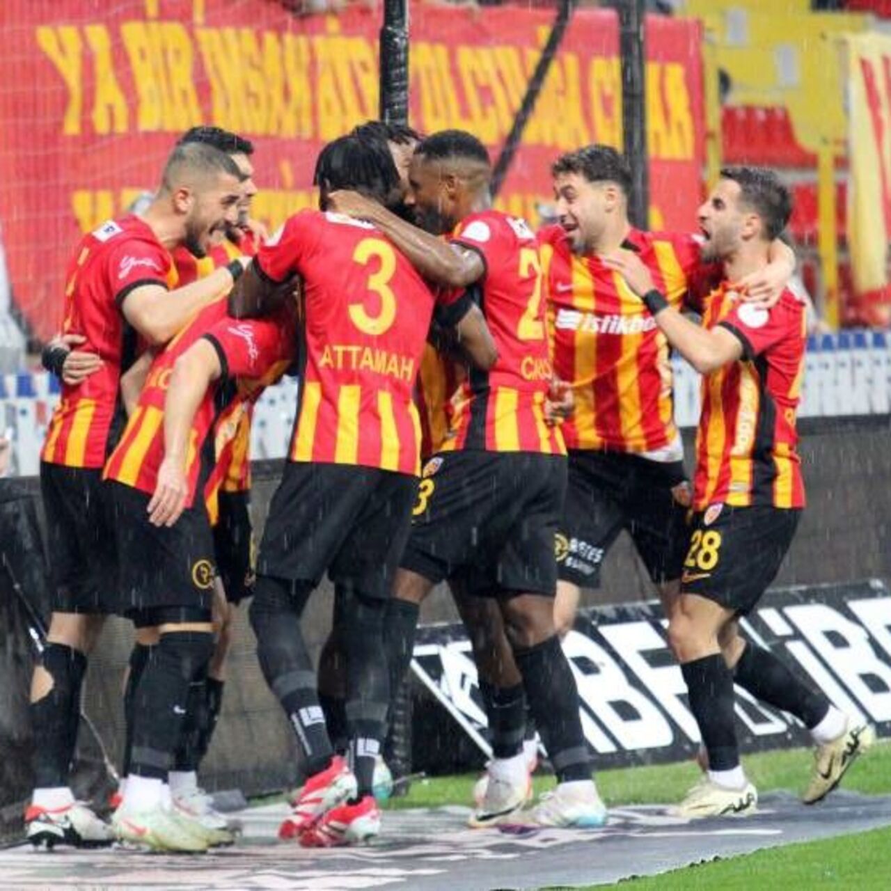 Kayserispor ligde kalmayı garantiledi