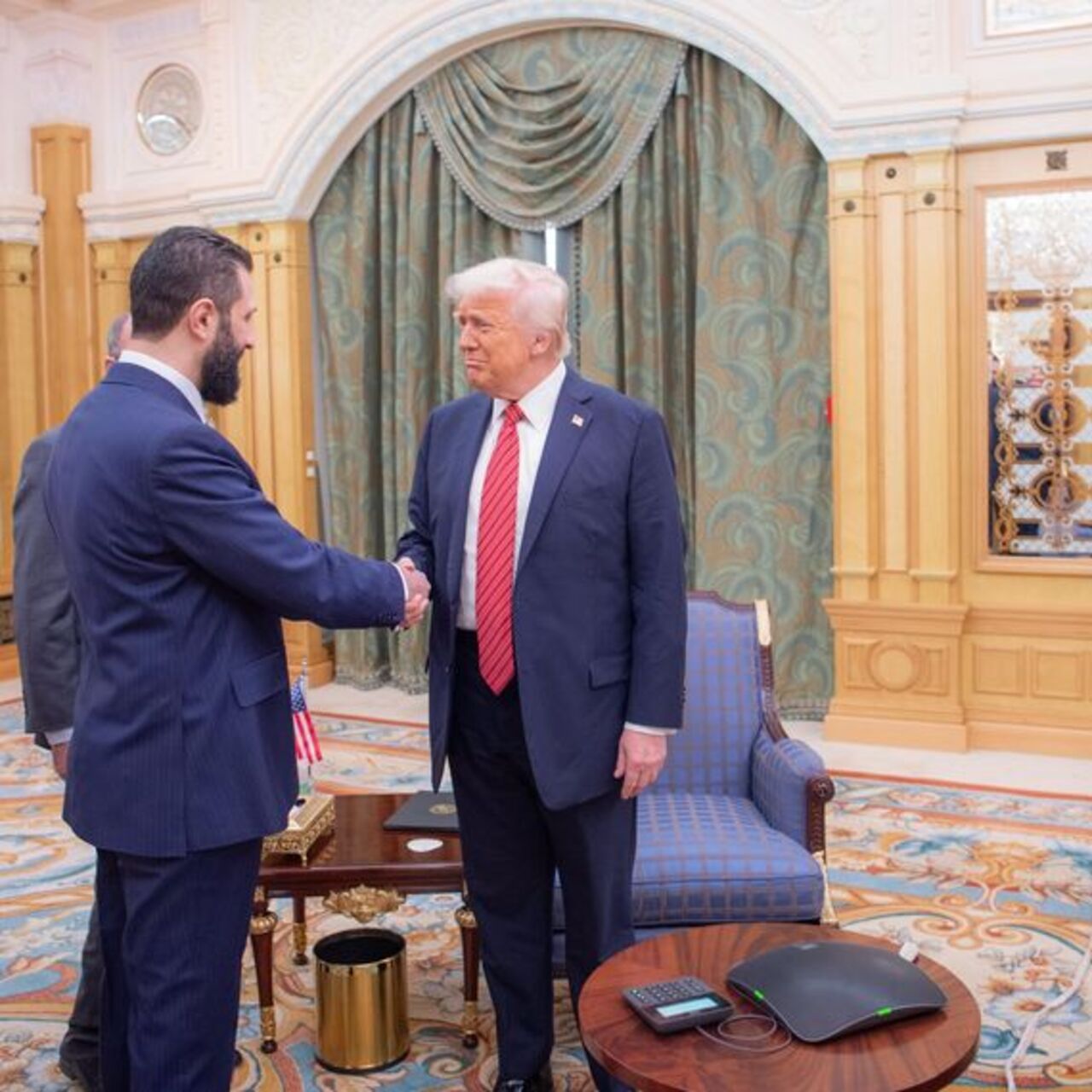 Trump Şara ile görüştü