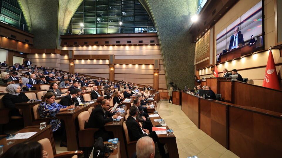 İBB Meclisi'nde su zammı üzerine soru önergesi verildi