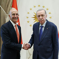 3 ülkenin büyükelçisini kabul etti