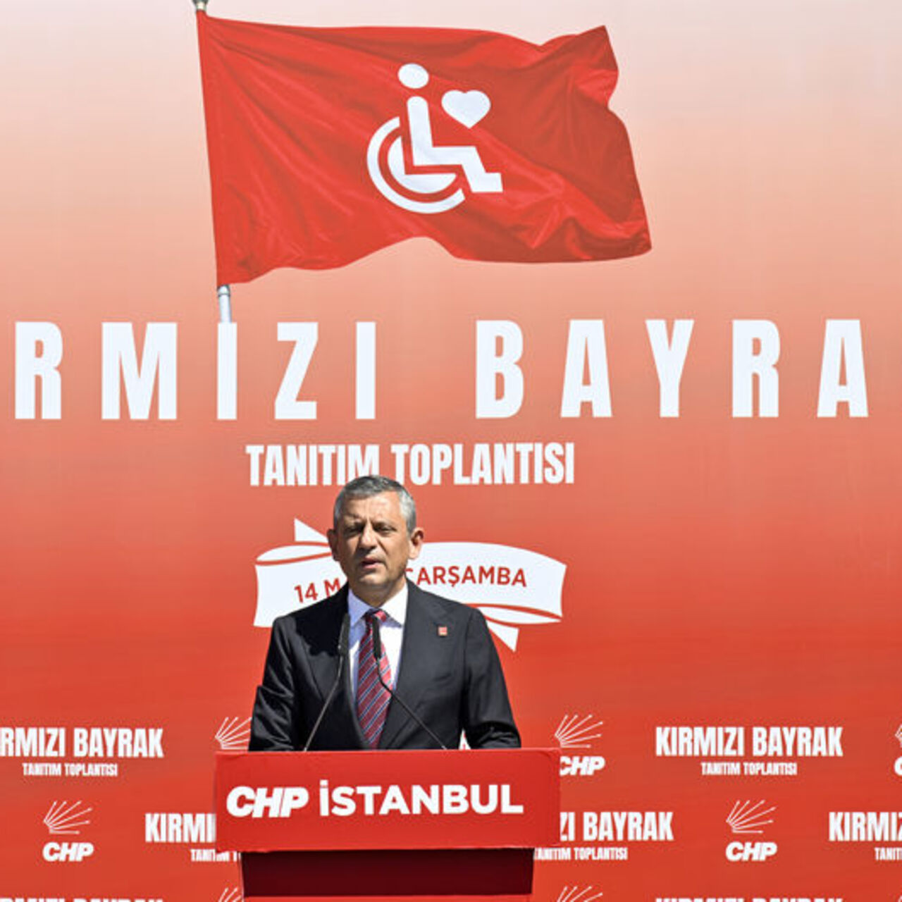 CHP'den engelliler için 'Kırmızı Bayrak' projesi