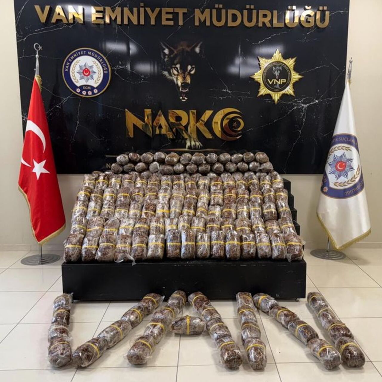 84 kilo 460 gram esrar ele geçirildi: 2 tutuklama