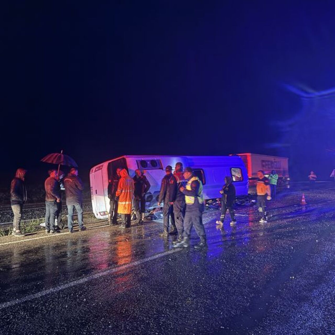 Kahramanmaraş'ta minibüs devrildi: 1 ölü, 22 yaralı