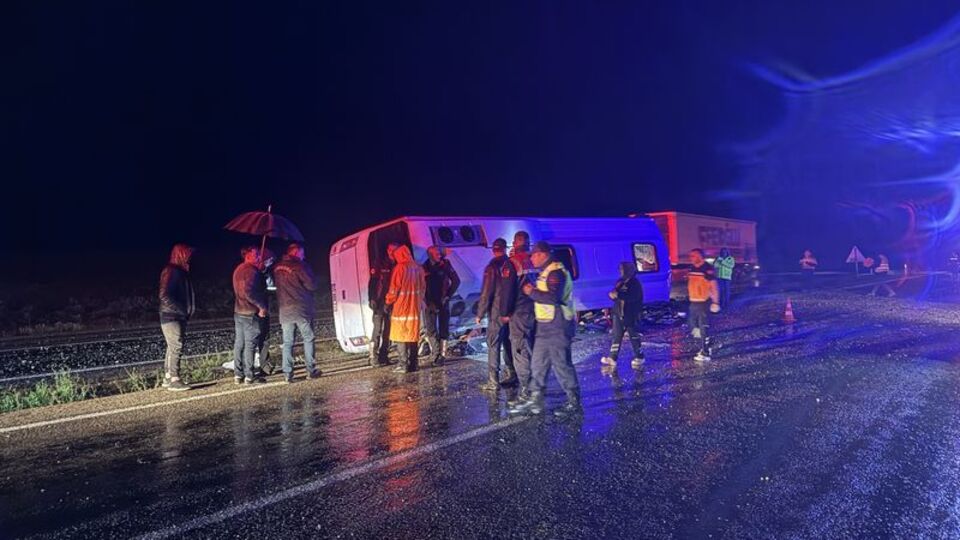 Kahramanmaraş'ta minibüs devrildi: 1 ölü, 22 yaralı